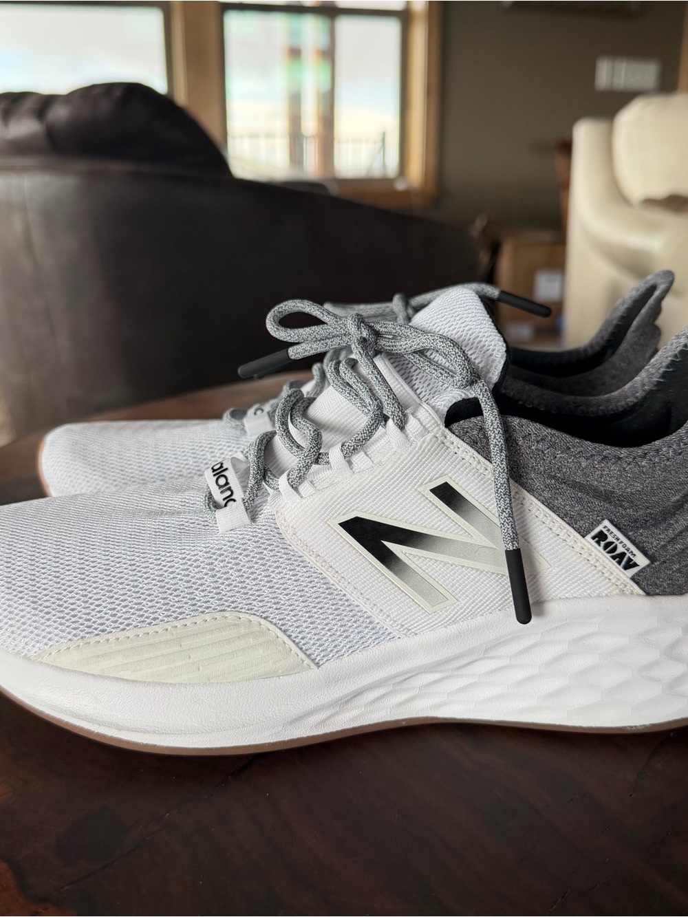 New Balance Women's Shoes 10 Fresh Foam ROAV V1 Sneaker Gray/White